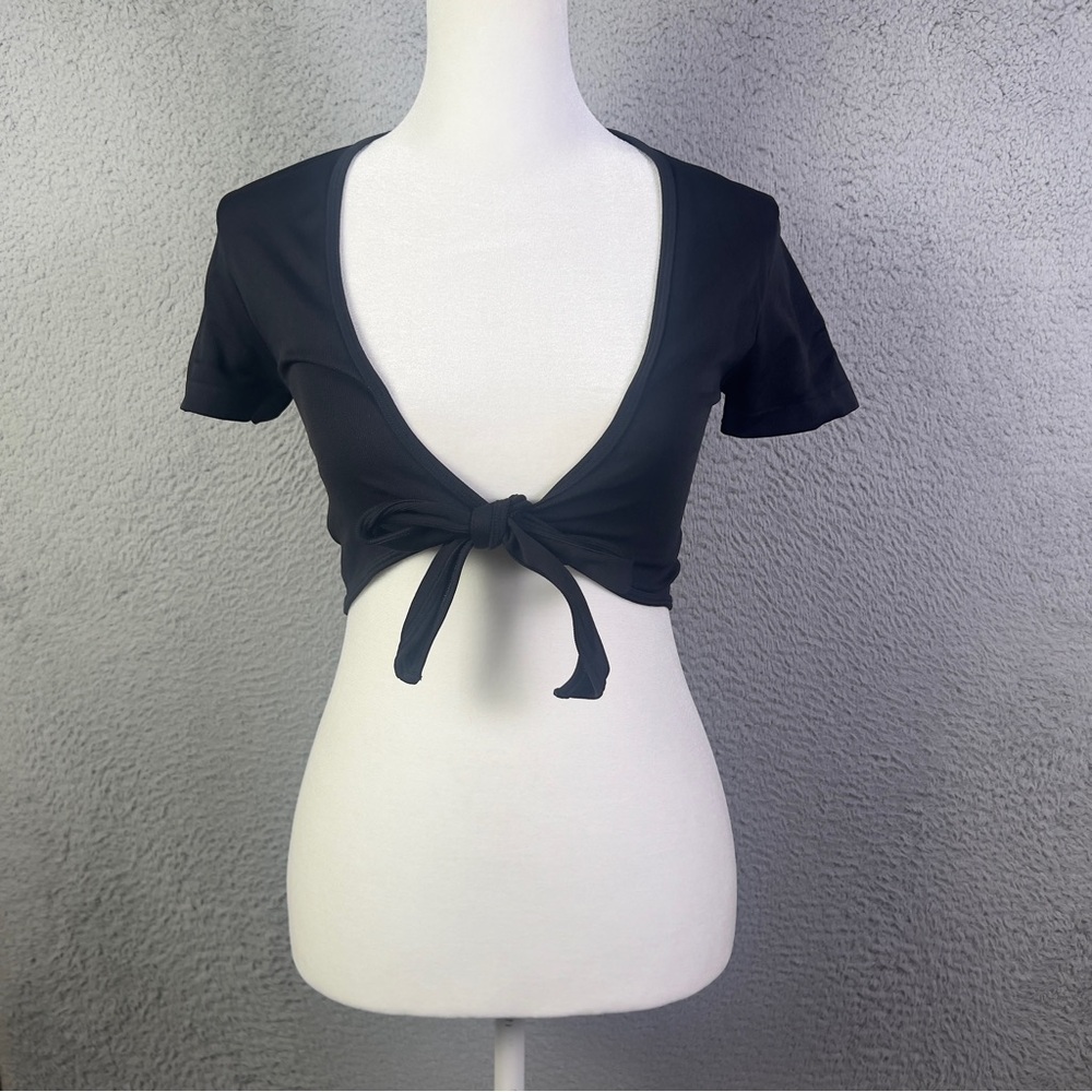 Gymshark Gains Seamless Fitted Crop Top Womens Small Black Off White Set of 2